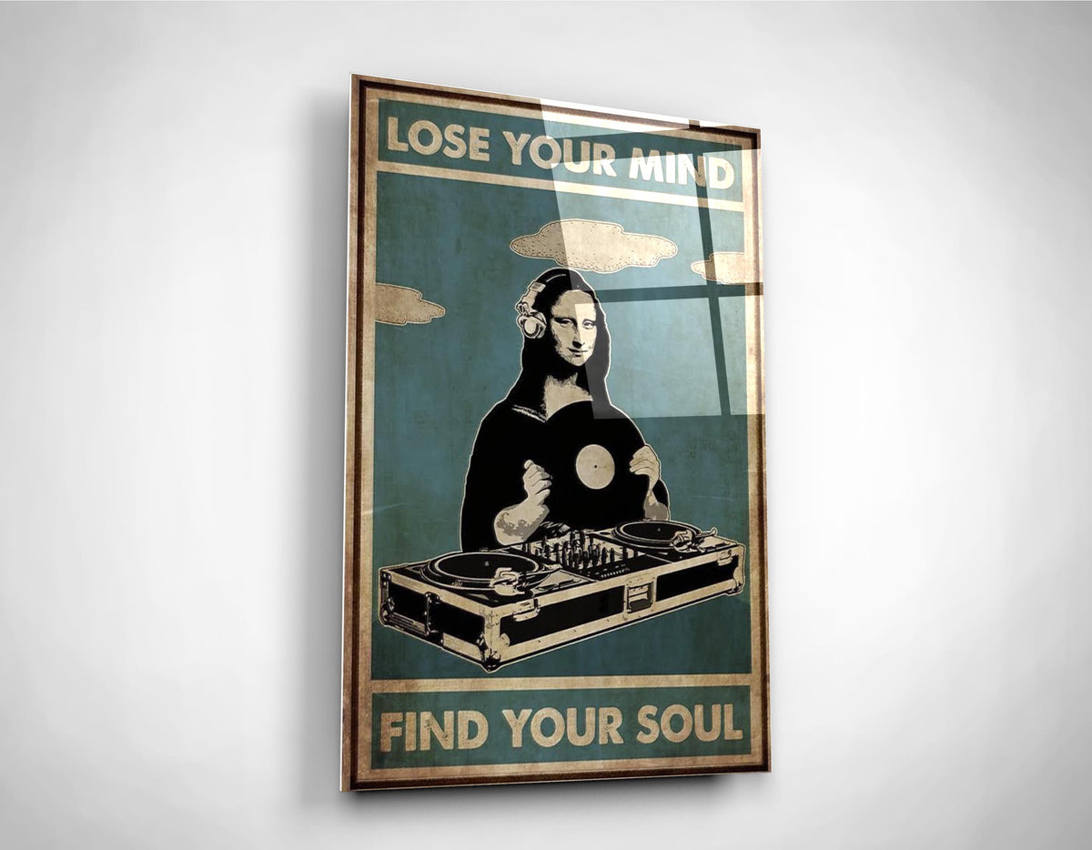 Mona Lisa DJ glass wall art close-up